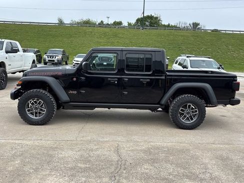 New 2026 Jeep Gladiator Mojave w/ Safety Group AWD/4WD image 7