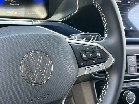 Used 2023 Volkswagen Taos SE w/ Black Wheel Package FWD image 27