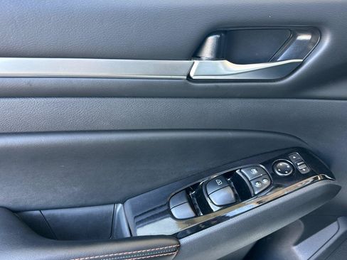 Certified 2024 Nissan Altima 2.5 SR FWD image 11