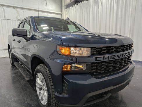 Used 2020 Chevrolet Silverado 1500 Custom w/ Custom Value Package image 5