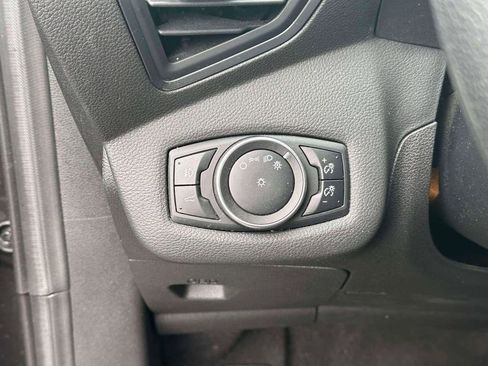Used 2017 Ford Escape SE w/ Equipment Group 201A FWD image 20