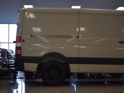 Used 2017 Mercedes-Benz Sprinter 2500 image 15