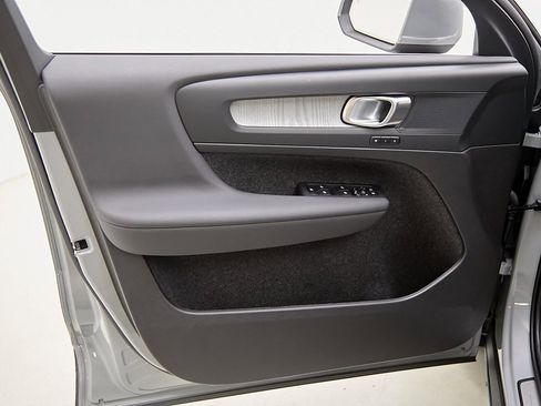 New 2025 Volvo XC40 B5 Plus w/ Climate Package image 7