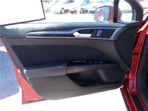 Used 2014 Ford Fusion SE w/ Equipment Group 201A image 10