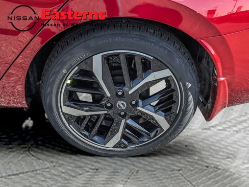 New 2025 Nissan Versa SR w/ Trunk Package image 28