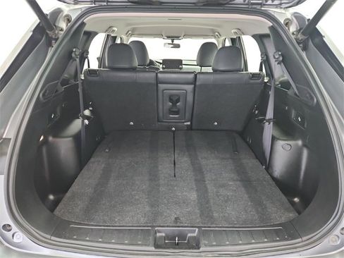 Used 2024 Mitsubishi Outlander SE image 32