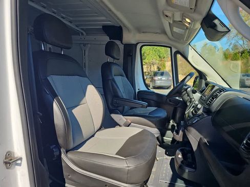 Used 2025 RAM ProMaster 2500 w/ Convenience Group image 31