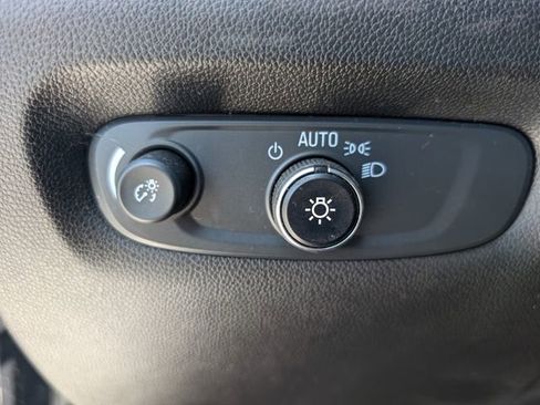 Used 2020 Chevrolet Traverse LS FWD image 25