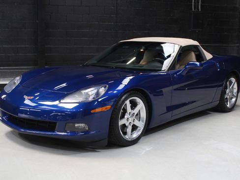 Used 2005 Chevrolet Corvette Convertible w/ Preferred Equipment Group RWD image 5