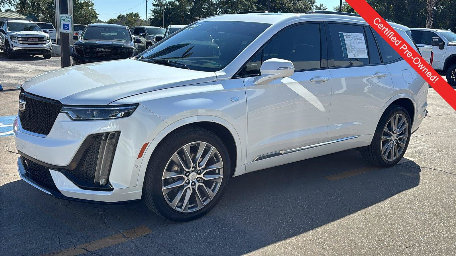 Certified 2020 Cadillac XT6 Sport w/ Platinum Package AWD/4WD image 3
