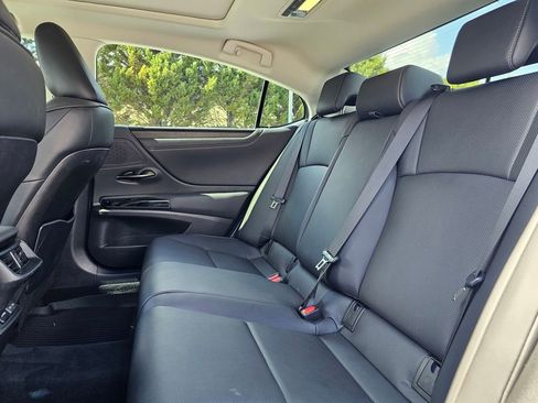 Used 2023 Lexus ES 350 w/ Premium Package image 19