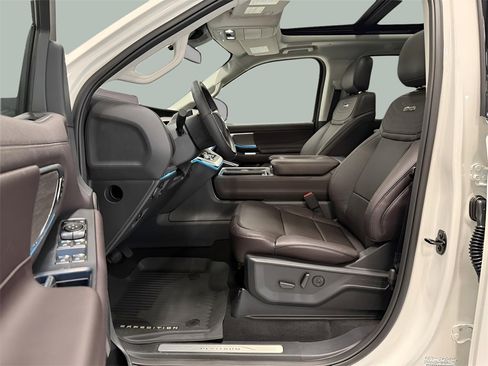 New 2025 Ford Expedition Platinum w/ Platinum Ultimate Package image 18