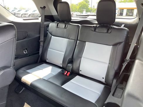 Used 2024 Ford Explorer XLT w/ Equipment Group 202A AWD/4WD image 30
