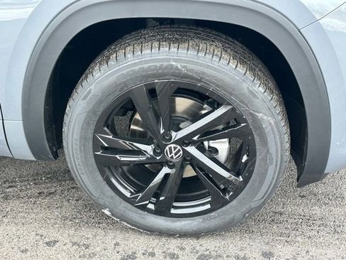 New 2026 Volkswagen Atlas Cross Sport SEL R-Line image 11