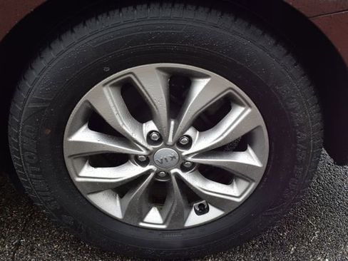 Used 2019 Kia Sedona LX image 45