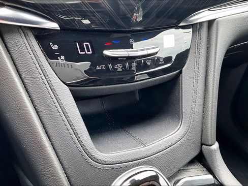 Used 2020 Cadillac XT6 Premium Luxury AWD/4WD image 30