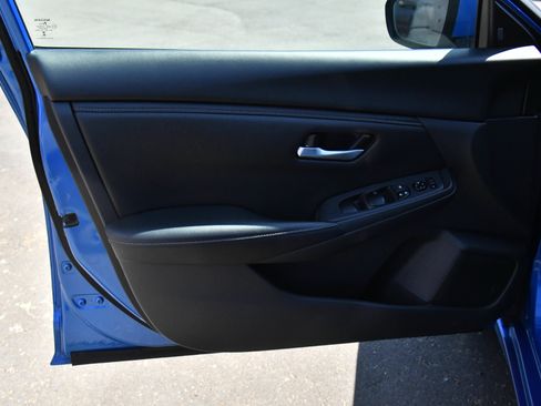 Used 2025 Nissan Sentra SV FWD image 13