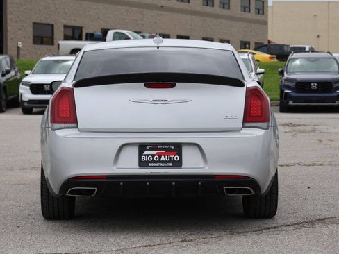 Used 2019 Chrysler 300 Touring w/ Sport Appearance Package RWD image 10