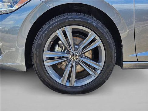 Used 2024 Volkswagen Jetta SE FWD image 21