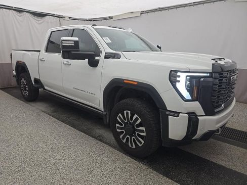 Used 2024 GMC Sierra 2500 Denali Ultimate w/ LPO, GMC Protection Package AWD/4WD image 3