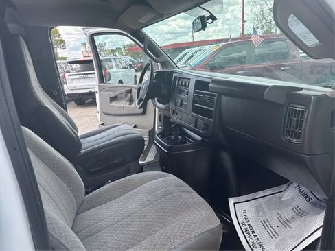 Used 2023 GMC Savana 2500 w/ Driver Convenience Package RWD image 4
