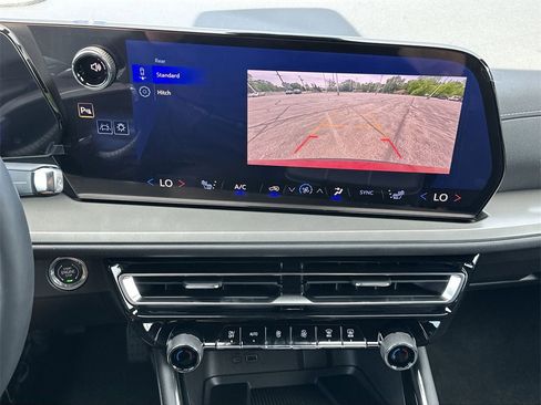 New 2025 Chevrolet Traverse LT w/ Sun and Wheel Package image 20