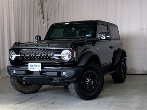 Used 2022 Ford Bronco Wildtrak image 2