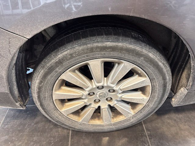 Used 2012 Toyota Sienna XLE AWD/4WD image 3