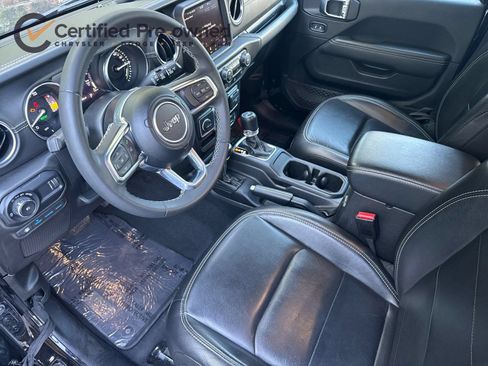 Used 2023 Jeep Wrangler Unlimited Sahara AWD/4WD image 11