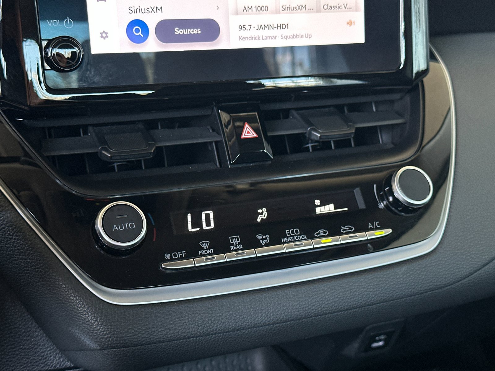 Used 2024 Toyota Corolla LE FWD image 17