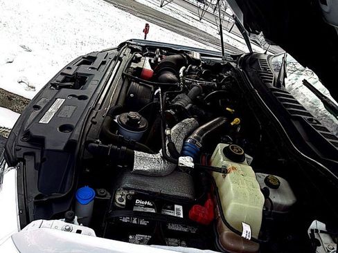 Used 2017 Ford F450 XLT w/ XLT Premium Package image 2