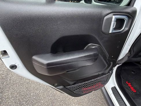 Used 2021 Jeep Wrangler Unlimited Rubicon w/ Xtreme Recon 35" Tire Package image 19