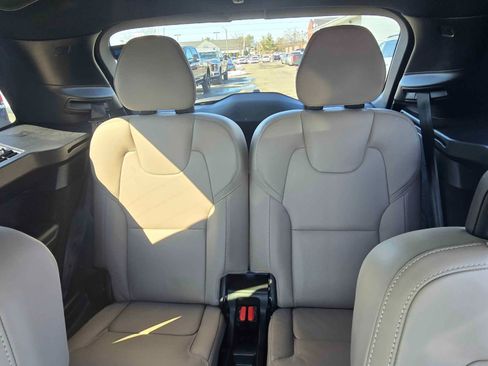 Used 2025 Volvo XC90 T8 Ultra w/ Protection Package Premier image 11
