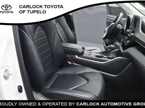 Used 2023 Toyota Highlander XLE FWD image 49