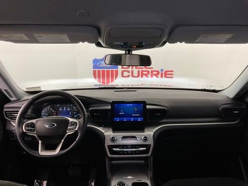 Used 2022 Ford Explorer XLT image 17