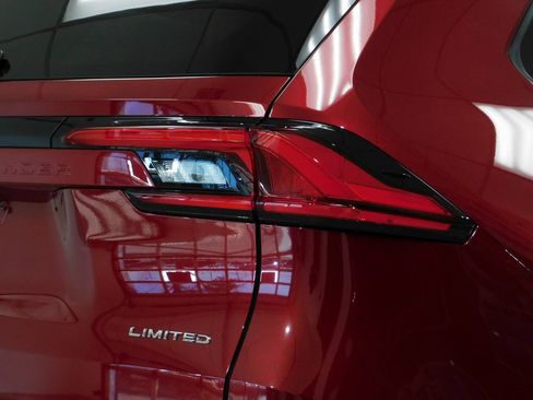 Used 2024 Toyota Grand Highlander Limited image 87