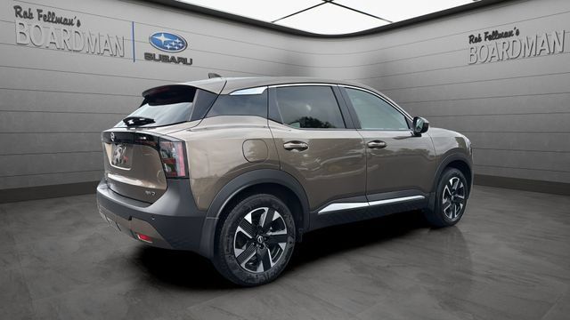 Used 2025 Nissan Kicks SV AWD/4WD image 4