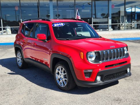 Used 2019 Jeep Renegade Latitude image 2