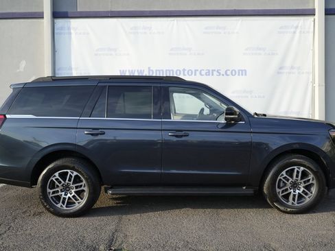 Used 2025 Ford Expedition Active RWD image 7