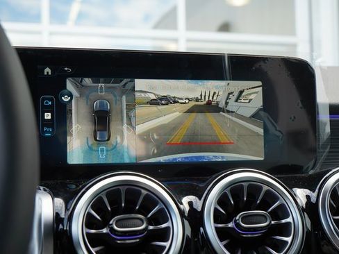 New 2026 Mercedes-Benz GLB 250 image 21