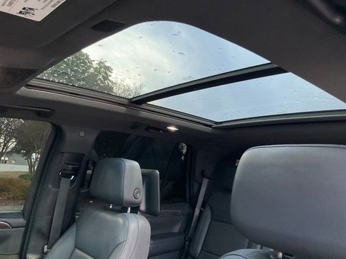 Used 2022 Chevrolet Tahoe Z71 w/ Z71 Off-Road Package image 9