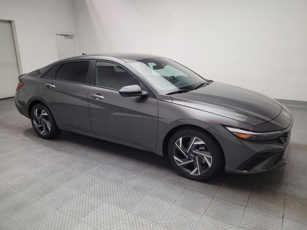 Used 2025 Hyundai Elantra Sport FWD image 11
