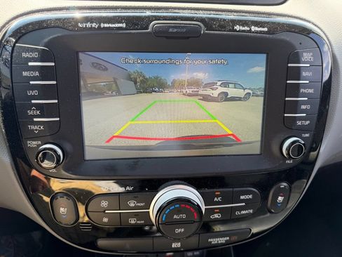 Used 2016 Kia Soul + w/ Primo Package FWD image 30