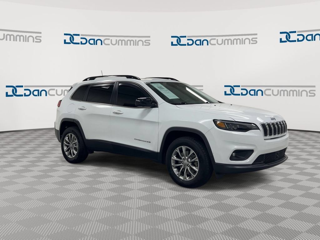 Used 2022 Jeep Cherokee Latitude Lux w/ Sun & Sound Group AWD/4WD image 2