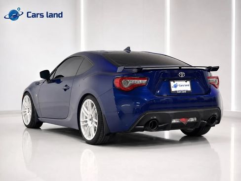 Used 2020 Toyota 86 RWD image 4