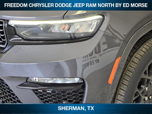 New 2025 Jeep Grand Cherokee Summit w/ Obsidian Package image 5