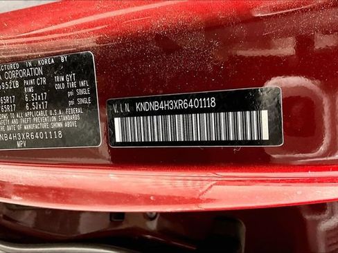 Certified 2024 Kia Carnival LX FWD image 4