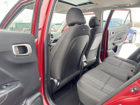 Used 2024 Hyundai Venue SEL image 26