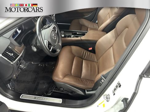 Used 2022 Volvo V90 B6 Cross Country w/ Advanced Package AWD/4WD image 10