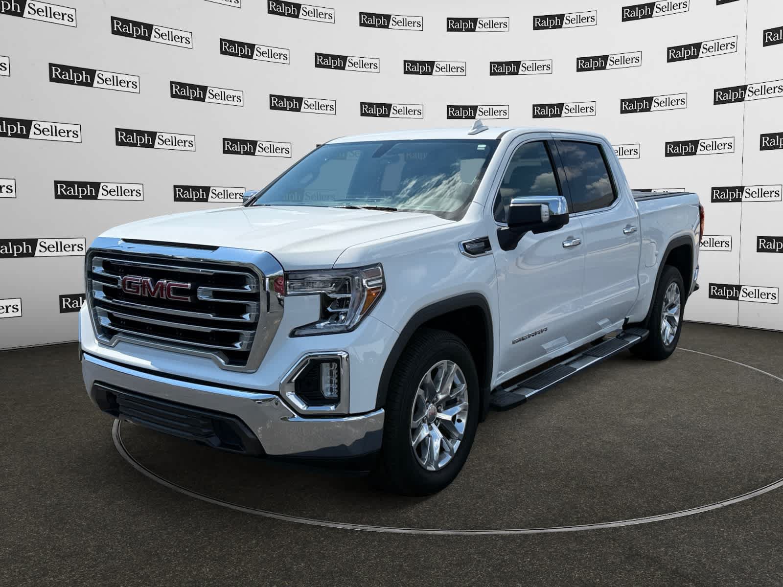 Used 2020 GMC Sierra 1500 SLT RWD image 2